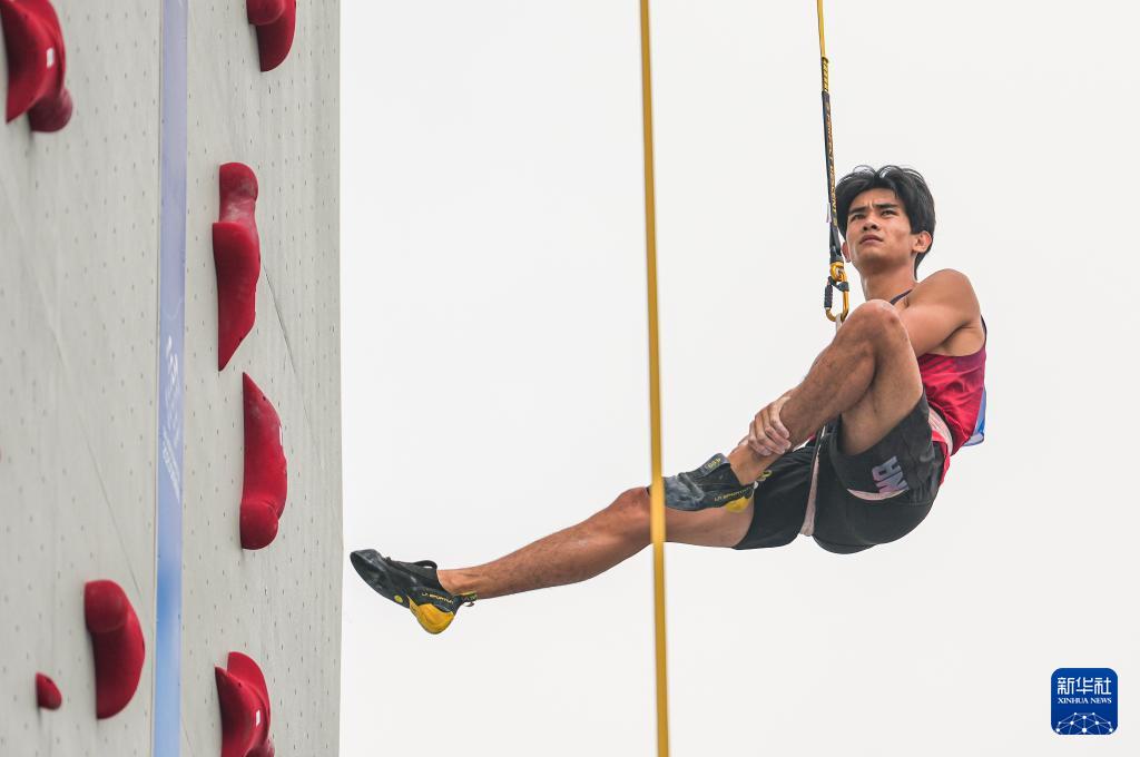 entit, 杨杰在男子 entit, 杨杰在男子