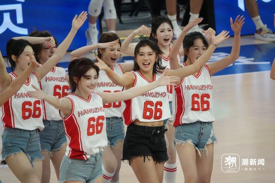 AAA, 在杭州奥体, bt